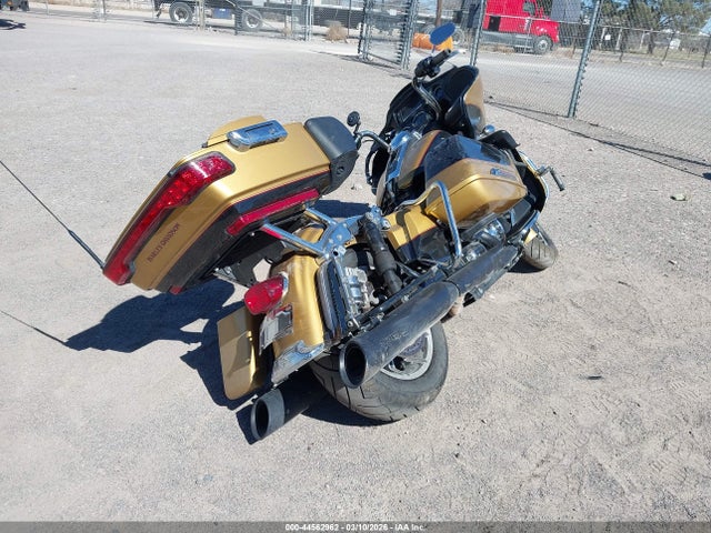 1HD1KGD17HB629943 Harley-Davidson FLTRU