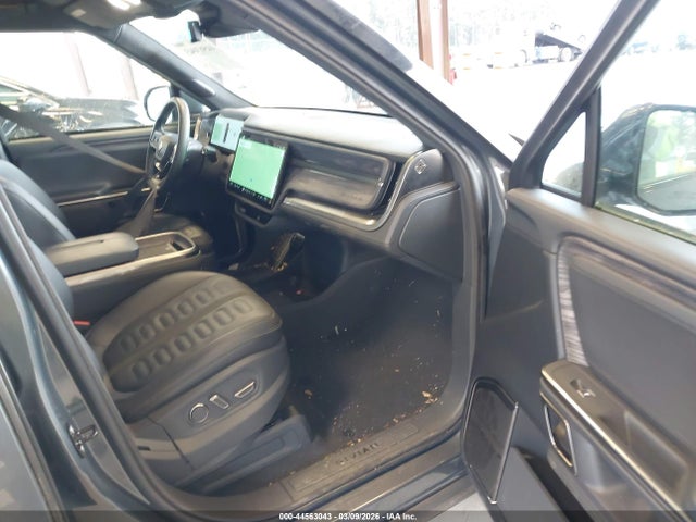 2022 RIVIAN R1T 7FCTGAAL5NN002869 Photo 4