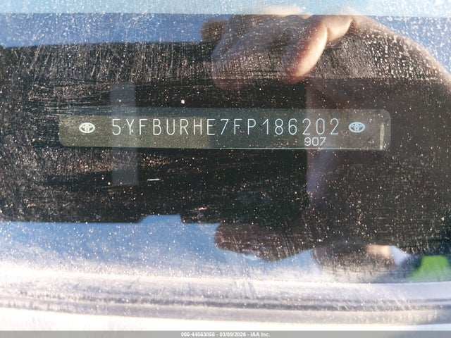 5YFBURHE7FP186202 Toyota Corolla Le Plus