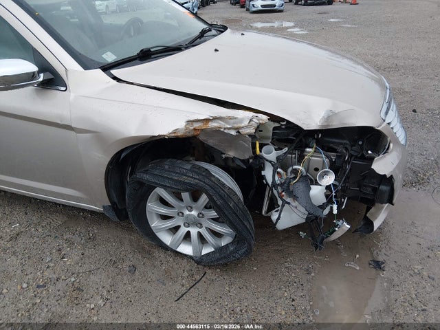 Aukcja sprzedaży 2013 Chrysler 200 Limited, vin: 1C3CCBCG5DN699888, numer aukcji: 44563115