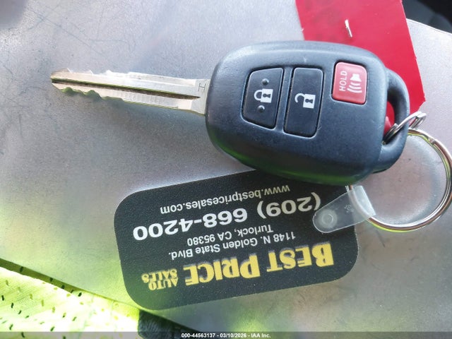 Toyota RAV4 LE 2016 JTMZFREV9GJ069028 Image 11
