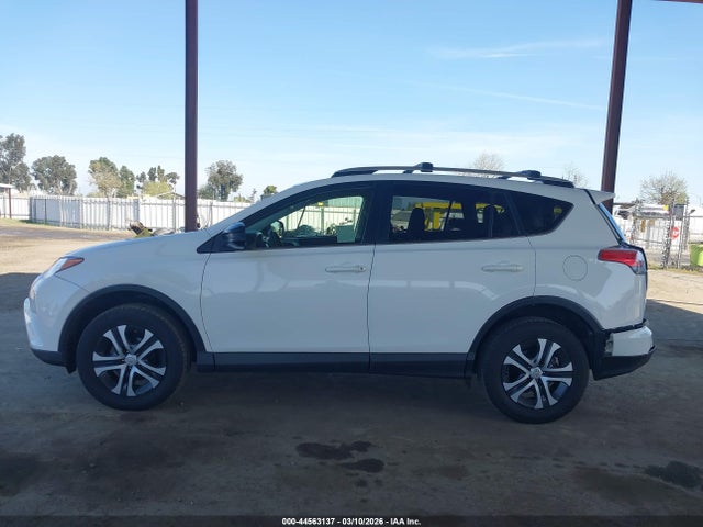 Toyota RAV4 LE 2016 JTMZFREV9GJ069028 Image 14
