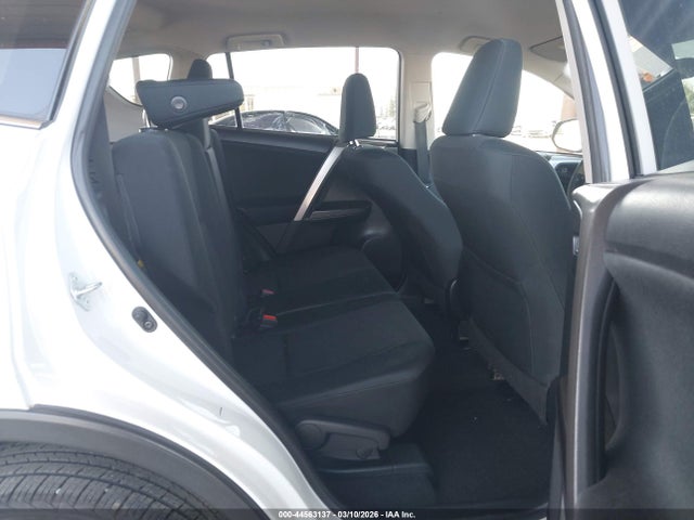 Toyota RAV4 LE 2016 JTMZFREV9GJ069028 Image 8