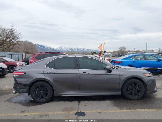 4T1B11HK0JU102812 Toyota CAMRY SE