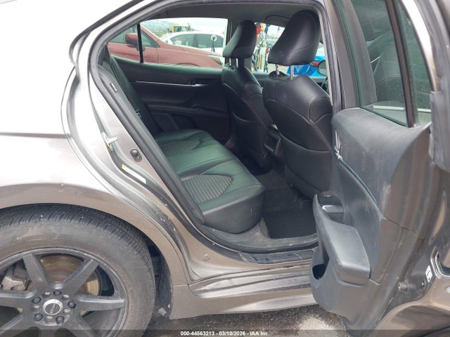 4T1B11HK0JU102812 Toyota CAMRY SE