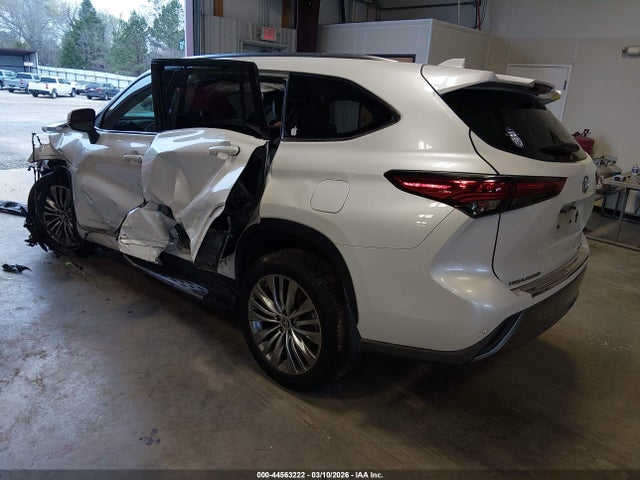 Toyota Highlander Platinum 2022 5TDFZRAH1NS125392 Image 3