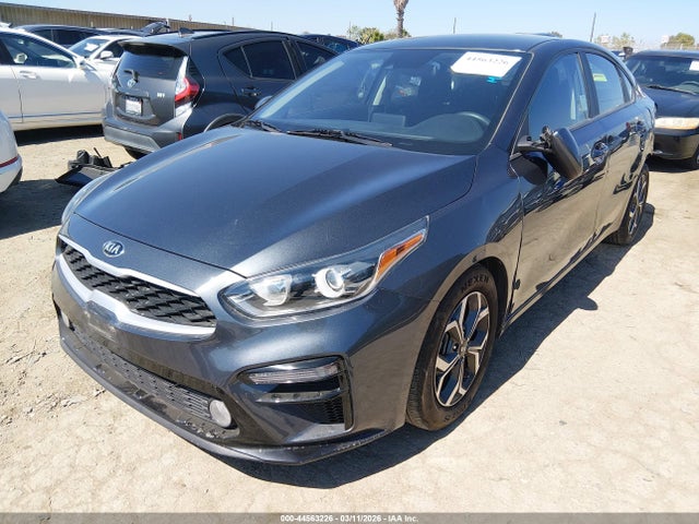 3KPF24AD9ME380885 KIA Forte Lxs