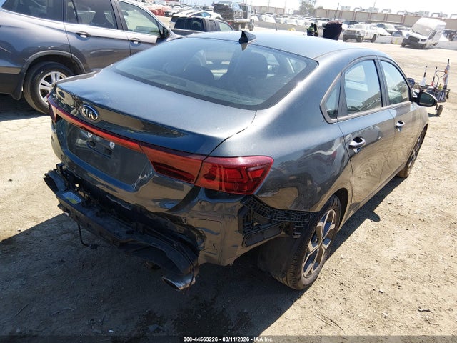 3KPF24AD9ME380885 KIA Forte Lxs