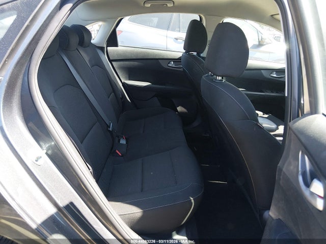 3KPF24AD9ME380885 KIA Forte Lxs