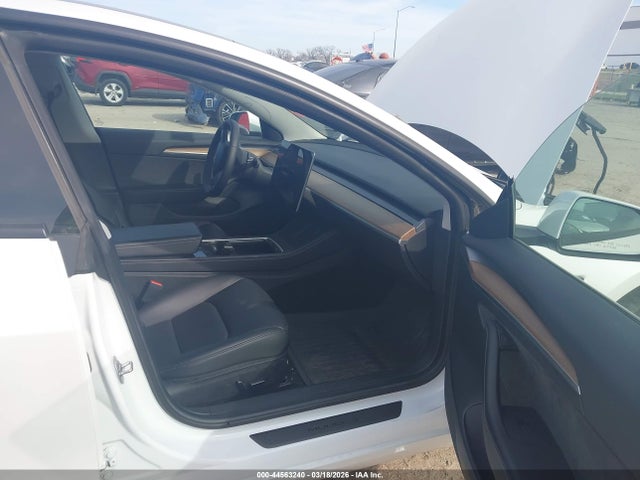44563240 :رقم المزاد ، 5YJ3E1EB7NF343394 vin ، 2022 Tesla Model 3 Long Range Dual Motor All-wheel Drive مزاد بيع