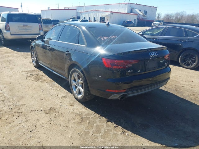 44563255 :رقم المزاد ، WAUDNAF4XJN000513 vin ، 2018 Audi A4 2.0t Premium/2.0t Tech Premium مزاد بيع