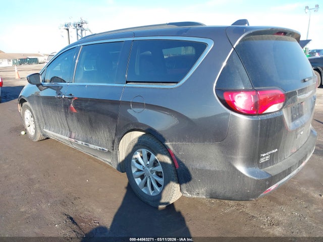 Продажа на аукционе авто 2017 Chrysler Pacifica Touring-l, vin: 2C4RC1BG7HR797203, номер лота: 44563271