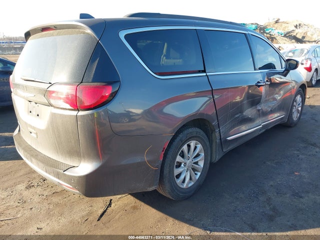 Продажа на аукционе авто 2017 Chrysler Pacifica Touring-l, vin: 2C4RC1BG7HR797203, номер лота: 44563271