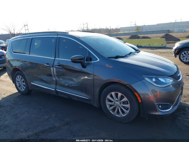 Продажа на аукционе авто 2017 Chrysler Pacifica Touring-l, vin: 2C4RC1BG7HR797203, номер лота: 44563271