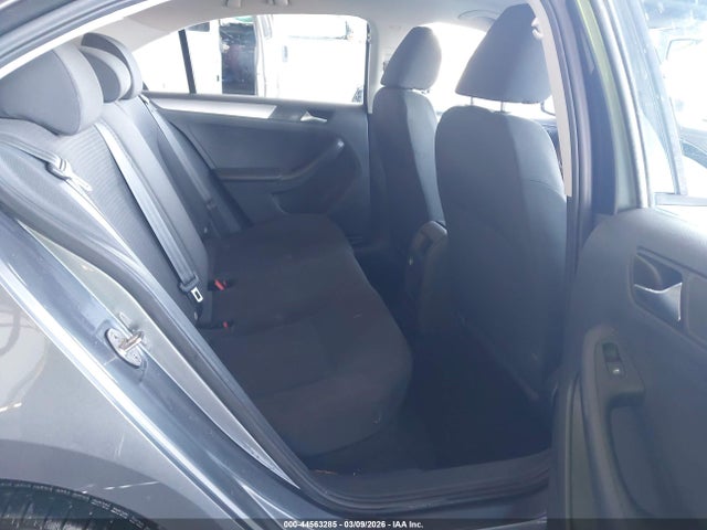 3VWD17AJ9FM340815 Volkswagen Jetta 1.8t Se