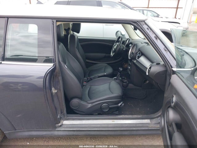 2012 MINI COOPER CLUBMAN WMWZF3C50CT190350 Photo 4