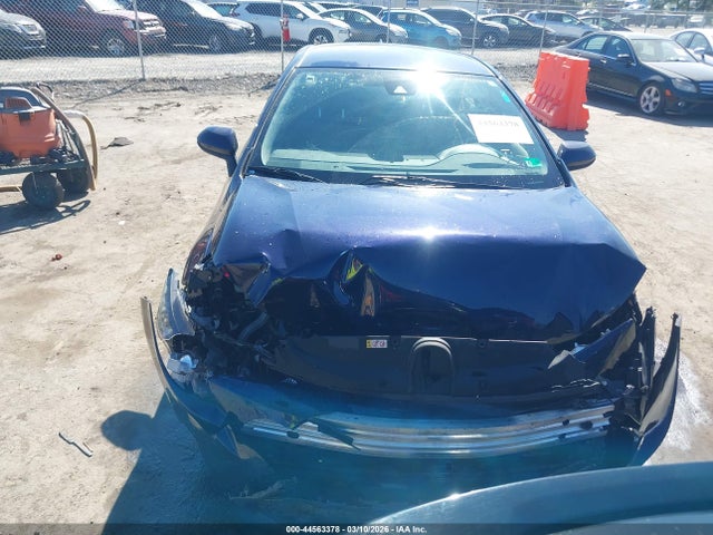 JTDEPRAE9LJ028930 Toyota COROLLA LE