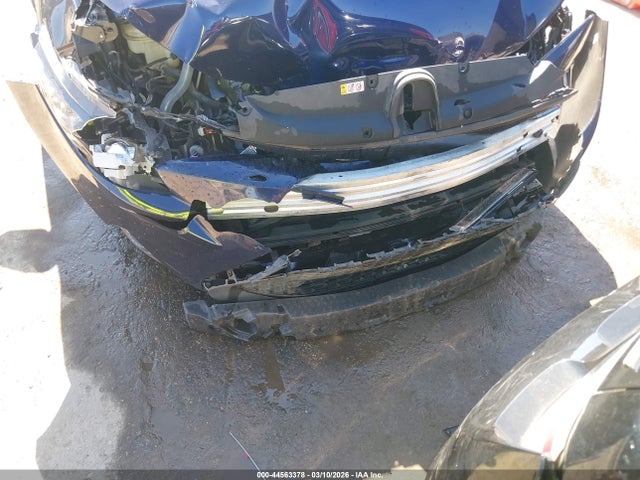 JTDEPRAE9LJ028930 Toyota COROLLA LE