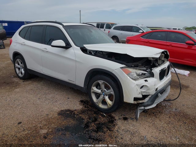 2015 BMW X1 WBAVM5C56FVV94889