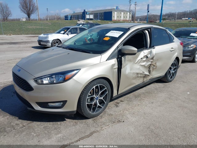 2018 FORD FOCUS 1FADP3F21JL322000 Photo 1