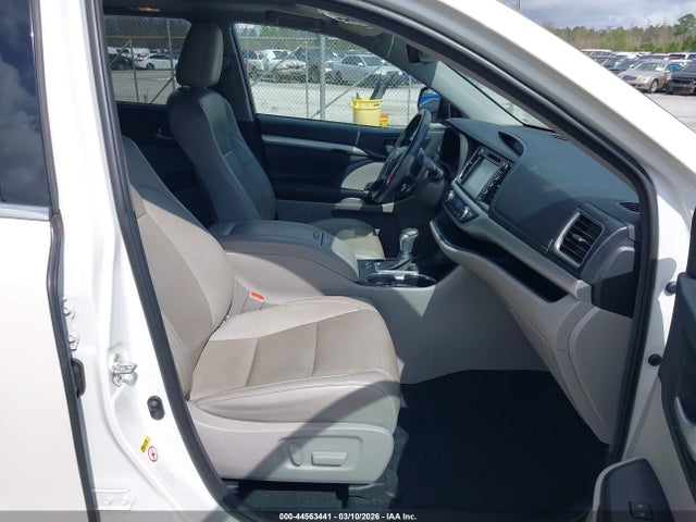 5TDKZRFH9KS337864 Toyota Highlander Xle