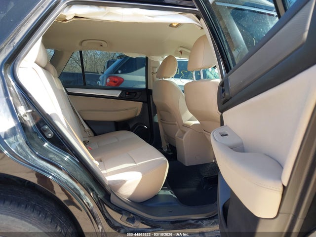44563522 :رقم المزاد ، 4S4BSAACXH3323818 vin ، 2017 Subaru Outback 2.5i مزاد بيع