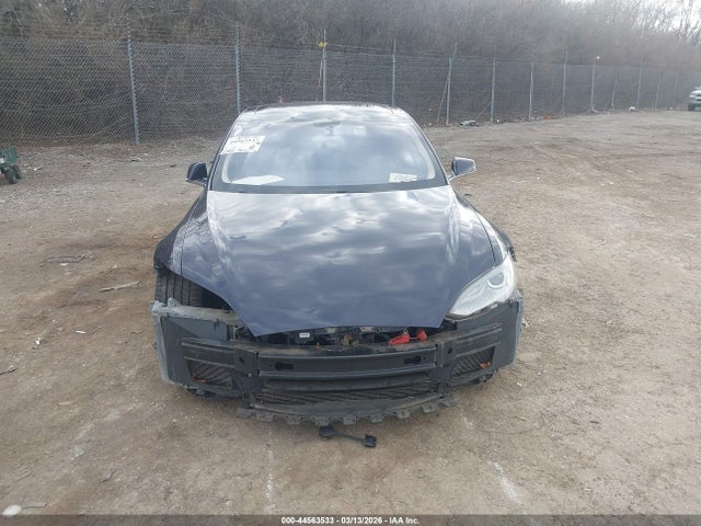 44563533 :رقم المزاد ، 5YJSA1CP8DFP11649 vin ، 2013 Tesla Model S Performance مزاد بيع
