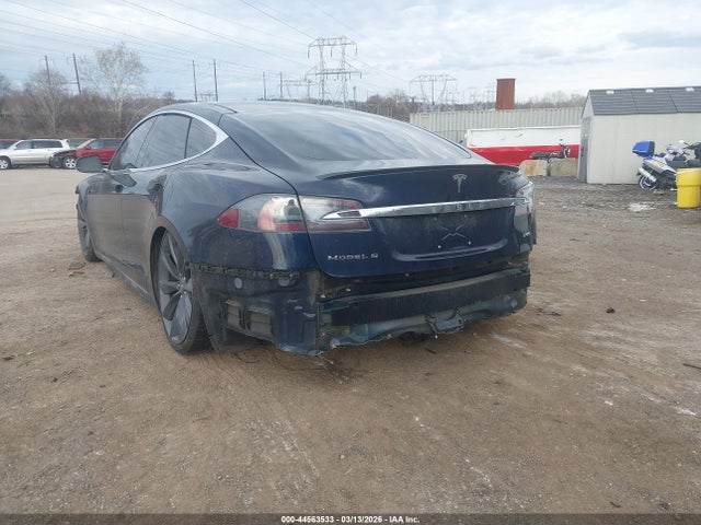 44563533 :رقم المزاد ، 5YJSA1CP8DFP11649 vin ، 2013 Tesla Model S Performance مزاد بيع
