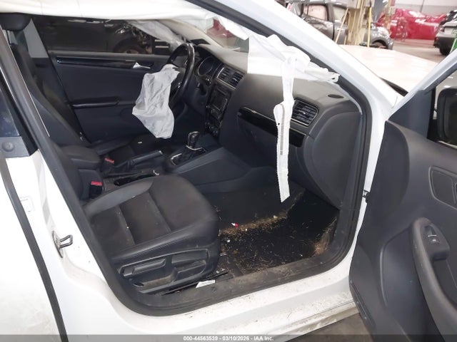 2015 Volkswagen Jetta 2.0l Tdi Sel მანქანა იყიდება აუქციონზე, vin: 3VWLA7AJ6FM201673, აუქციონის ნომერი: 44563539