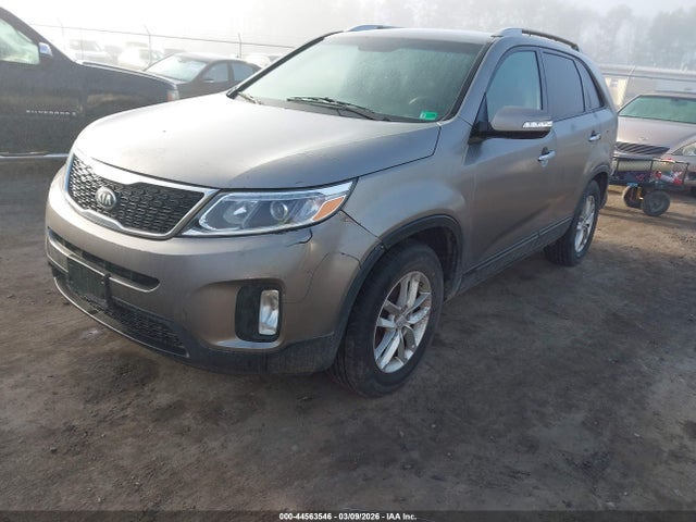 KIA Sorento Lx V6 2014 5XYKT4A75EG461876 Image 2