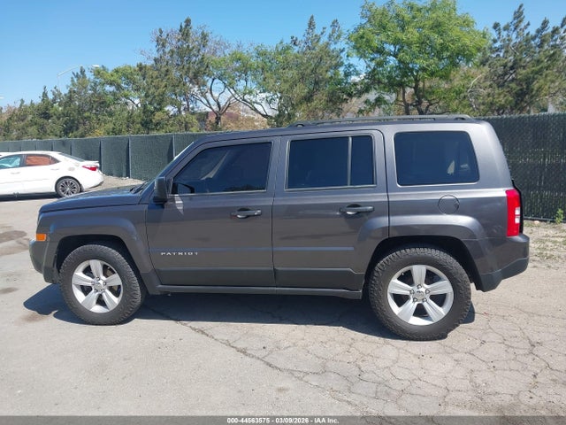 1C4NJPBB8GD739582 Jeep Patriot Sport