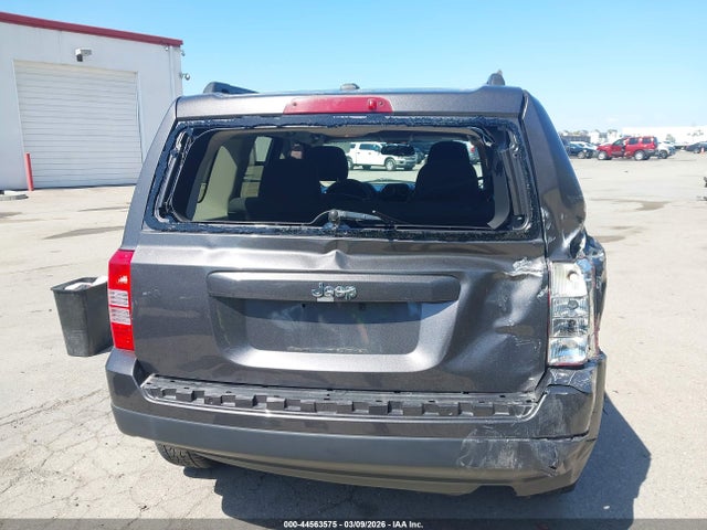 1C4NJPBB8GD739582 Jeep Patriot Sport