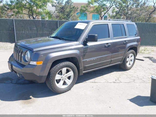 1C4NJPBB8GD739582 Jeep Patriot Sport