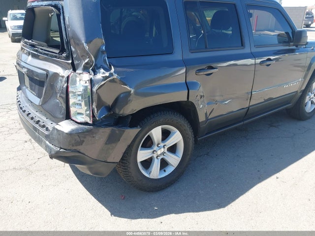 1C4NJPBB8GD739582 Jeep Patriot Sport