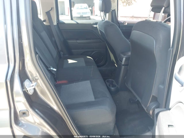 1C4NJPBB8GD739582 Jeep Patriot Sport