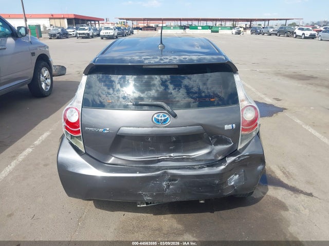 Toyota Prius C Three 2014 JTDKDTB35E1557753 Image 17