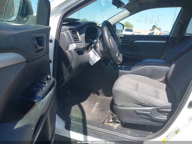 5TDZARFH2GS019033 Toyota Highlander Le