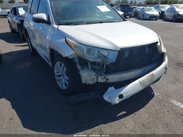 5TDZARFH2GS019033 Toyota Highlander Le