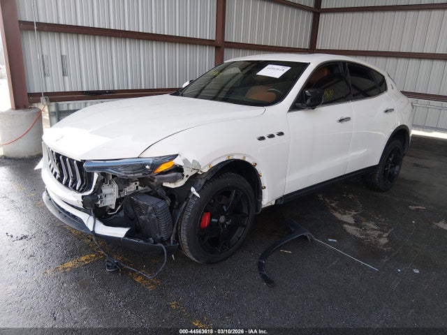 2018 MASERATI LEVANTE ZN661XUA0JX288306 Photo 1
