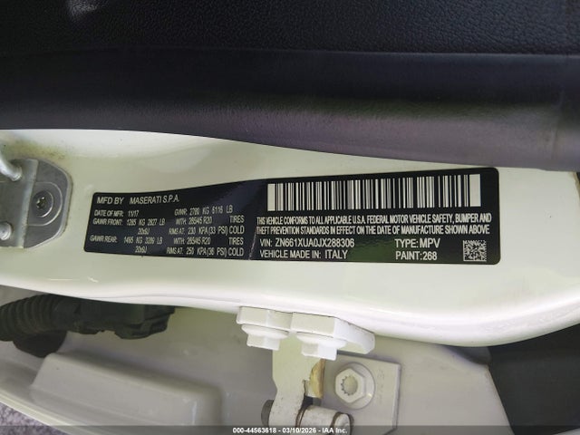 2018 MASERATI LEVANTE ZN661XUA0JX288306 Photo 8