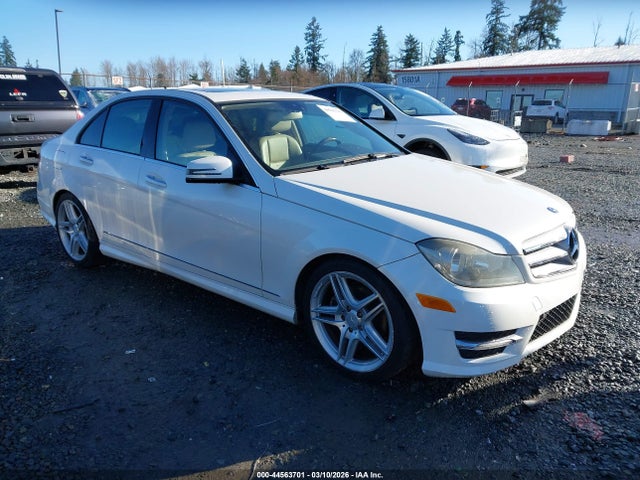 2013 MERCEDES-BENZ C 250 WDDGF4HB5DA769304
