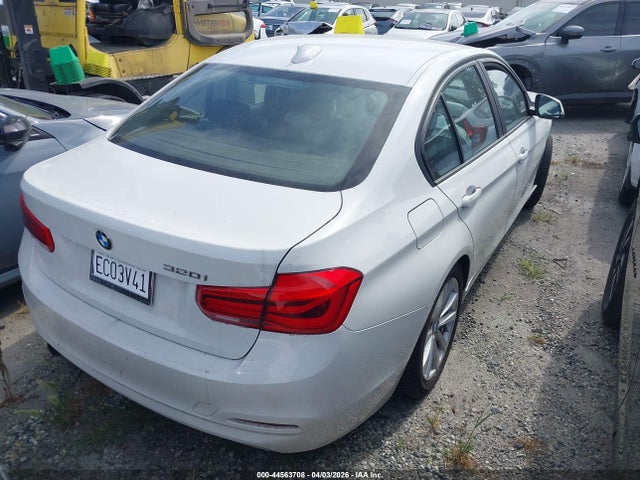 2016 Bmw 320i მანქანა იყიდება აუქციონზე, vin: WBA8A9C50GK617079, აუქციონის ნომერი: 44563708