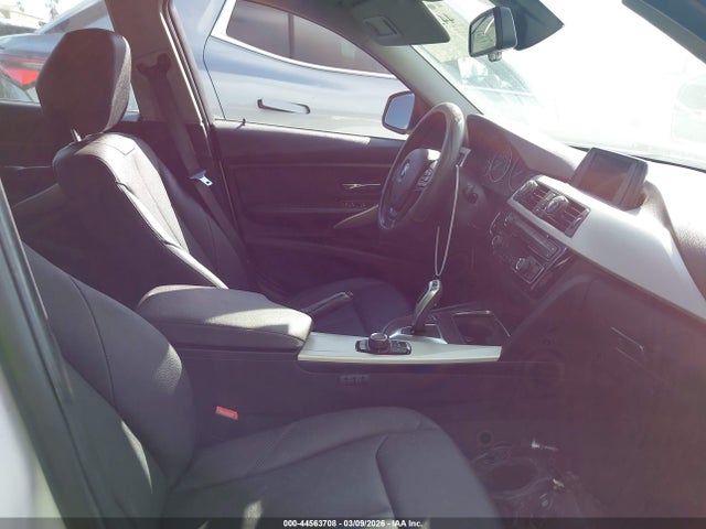 2016 Bmw 320i მანქანა იყიდება აუქციონზე, vin: WBA8A9C50GK617079, აუქციონის ნომერი: 44563708