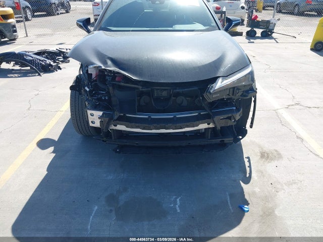 JTHX6JBH6R2187833 Lexus UX 250H