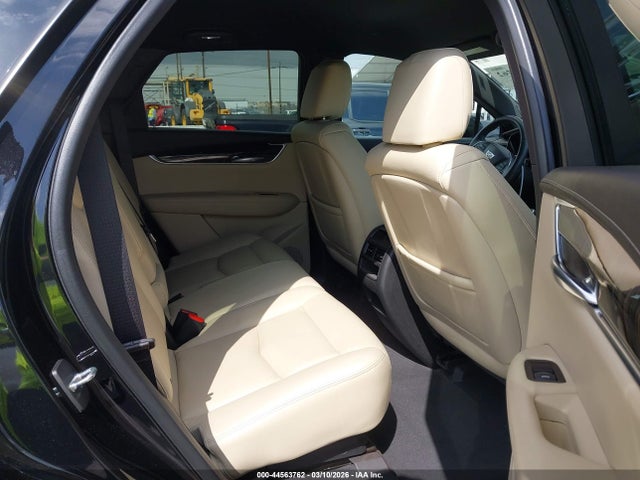 1GYKNARS4HZ118638 Cadillac Xt5 Standard
