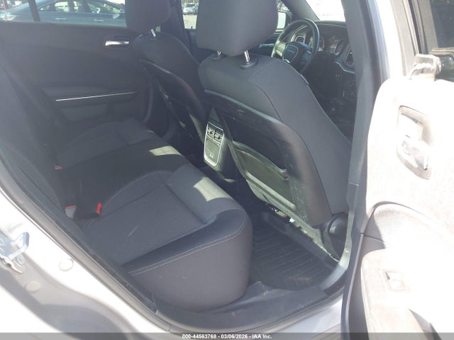 2C3CDXBGXJH303521 Dodge Charger Sxt Rwd