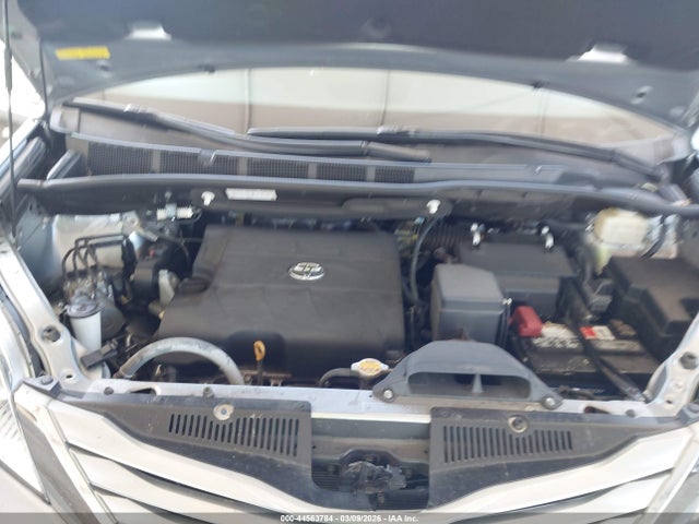 5TDKK3DC7GS730570 Toyota Sienna Le 8 Passenger
