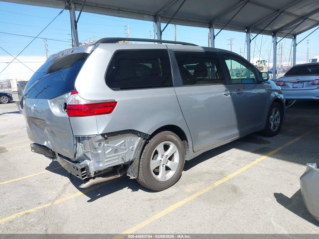 5TDKK3DC7GS730570 Toyota Sienna Le 8 Passenger