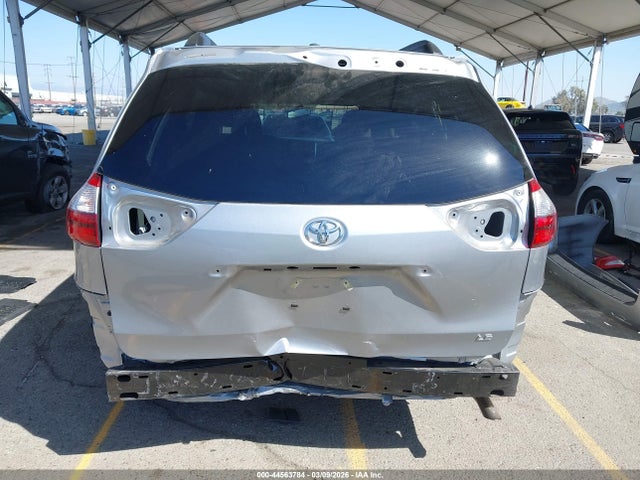 5TDKK3DC7GS730570 Toyota Sienna Le 8 Passenger