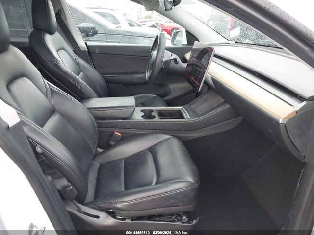 2021 TESLA MODEL Y 5YJYGDEE2MF218121 Photo 4